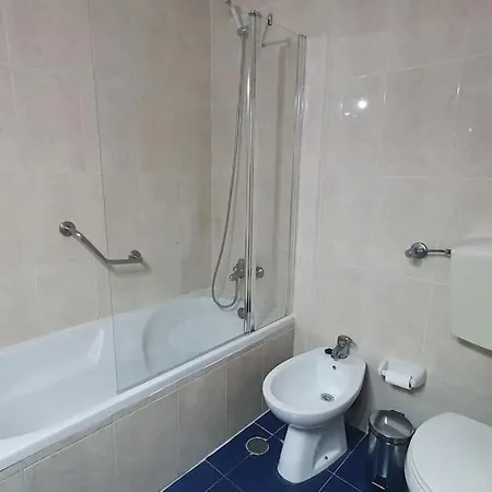 Oura Vilanova - Beach, Pool & Garden Apartament *